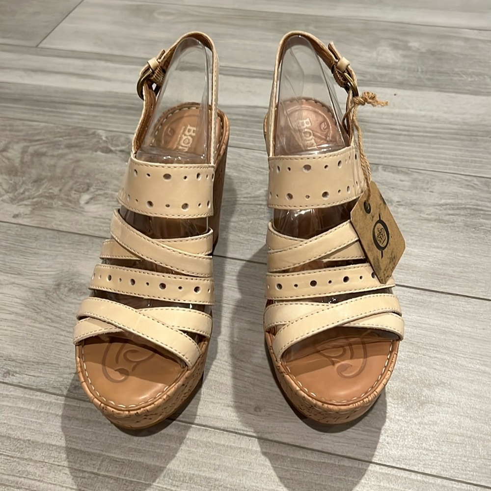 BORN “Marlys” Off White/Cream Leather Wedge Sandals